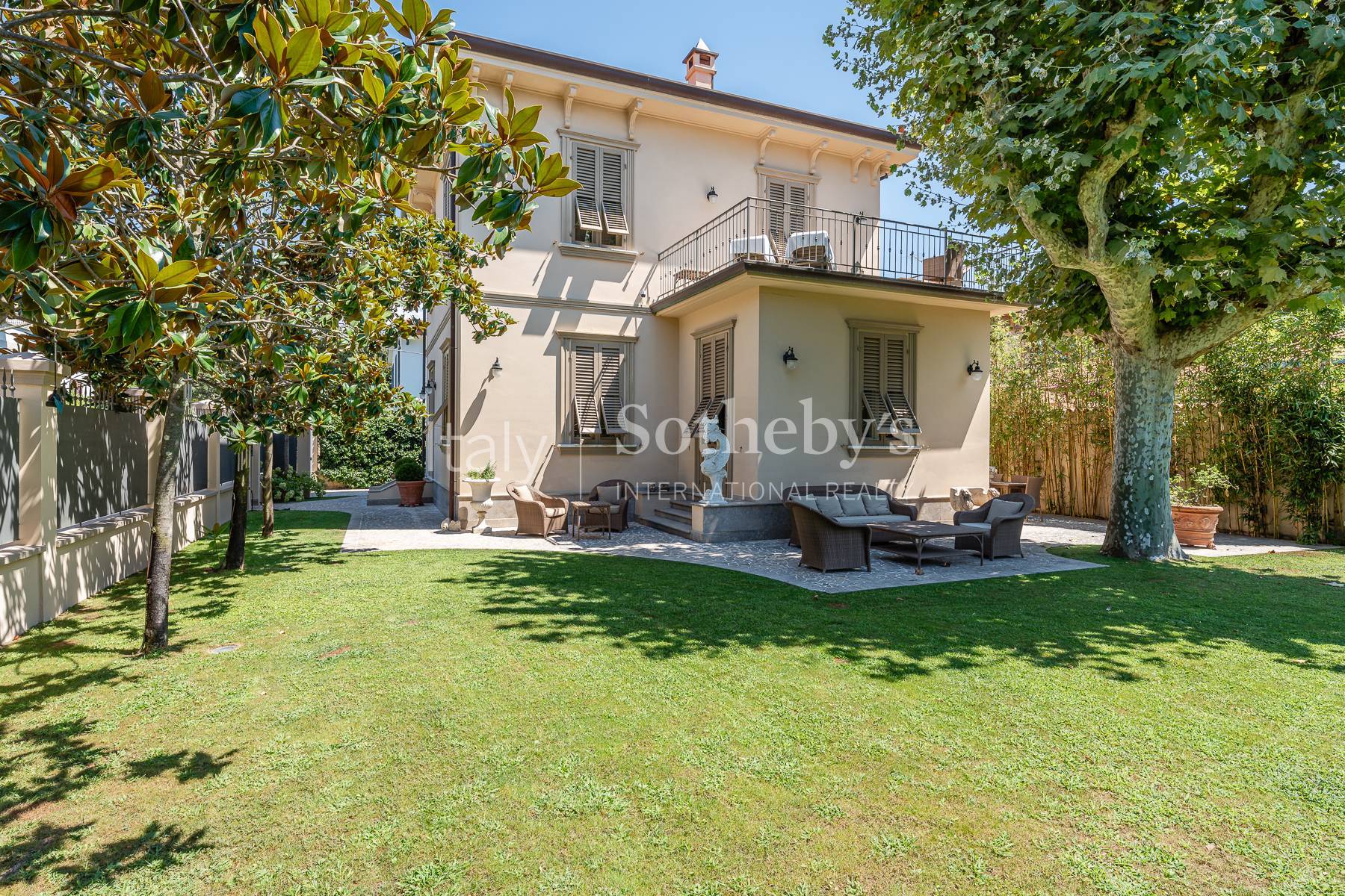  Elegant villa with dépendance in Forte dei Marmi - 物件實景
