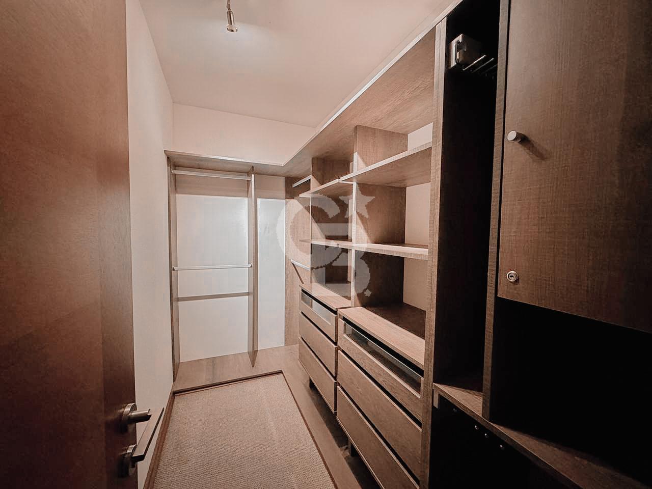 Lo Barnechea, Chile, 3 Bedrooms Bedrooms, ,4 BathroomsBathrooms,Residential,For Sale,1999064