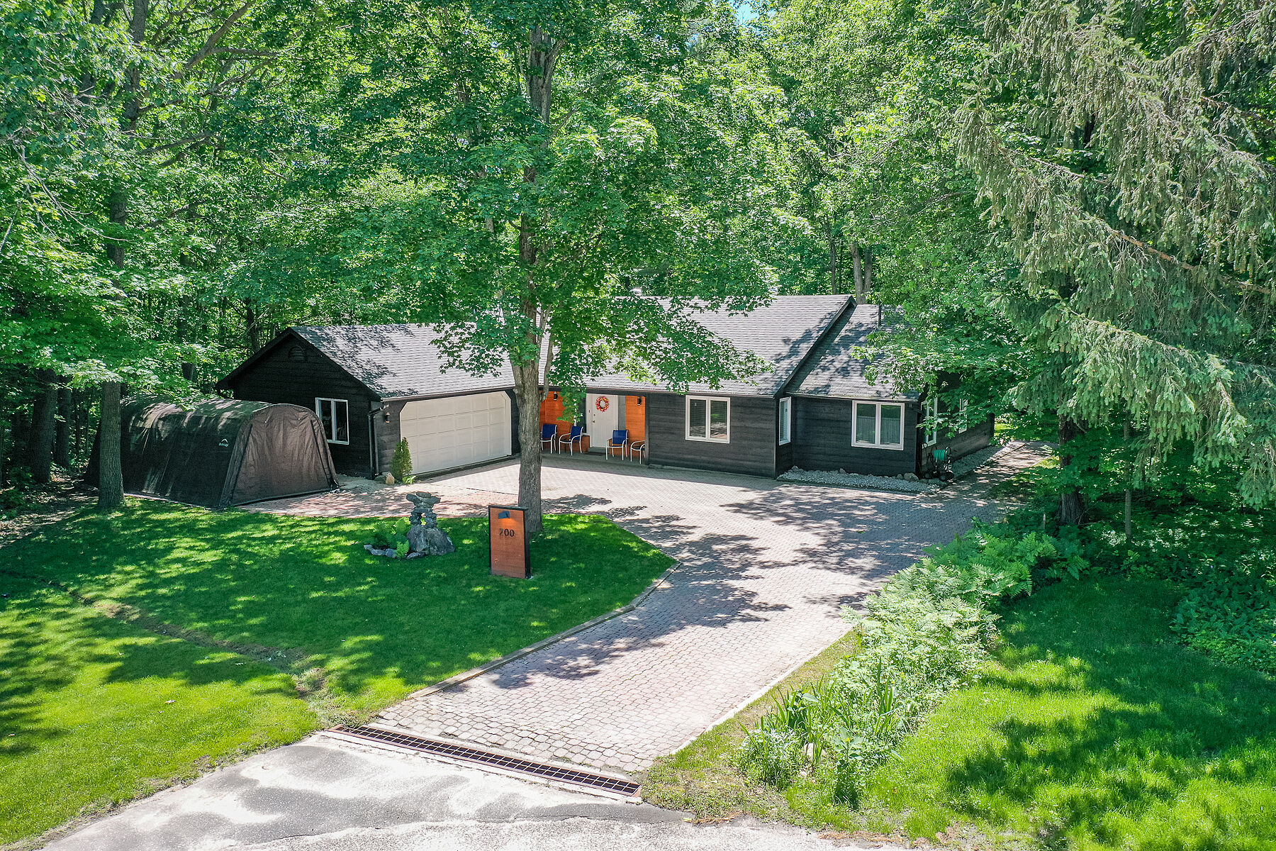  Sought After Tiffany Trail - 物件實景
