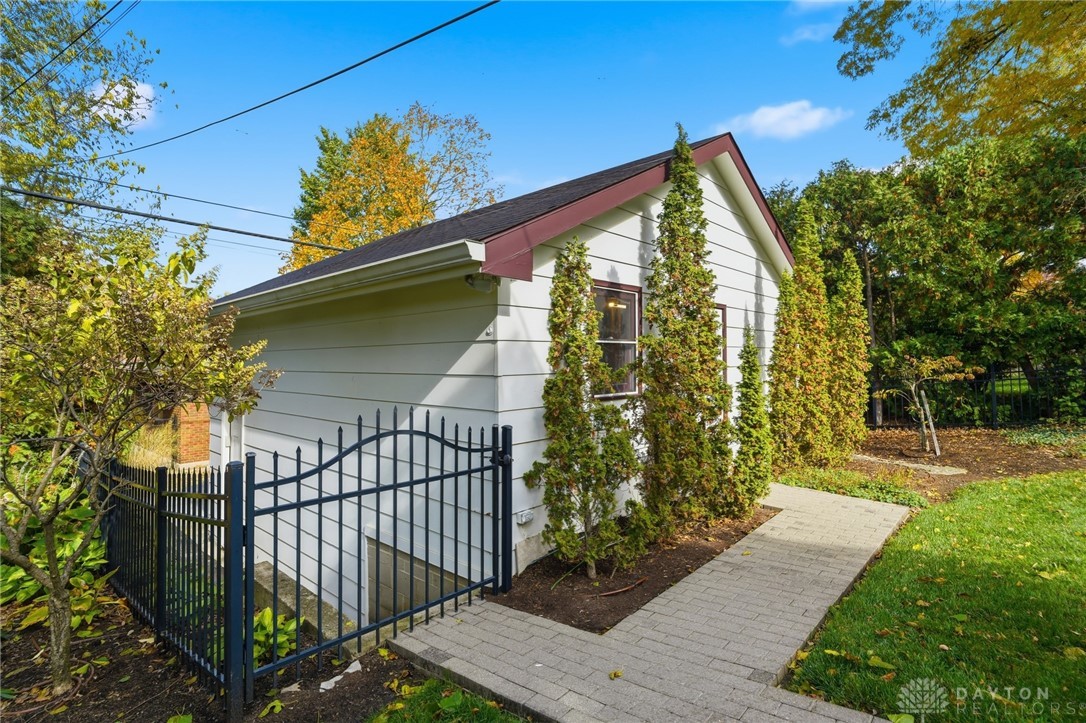 Oakwood, Ohio, 45409, United States, 4 Bedrooms Bedrooms, ,3 BathroomsBathrooms,Residential,For Sale,1987886