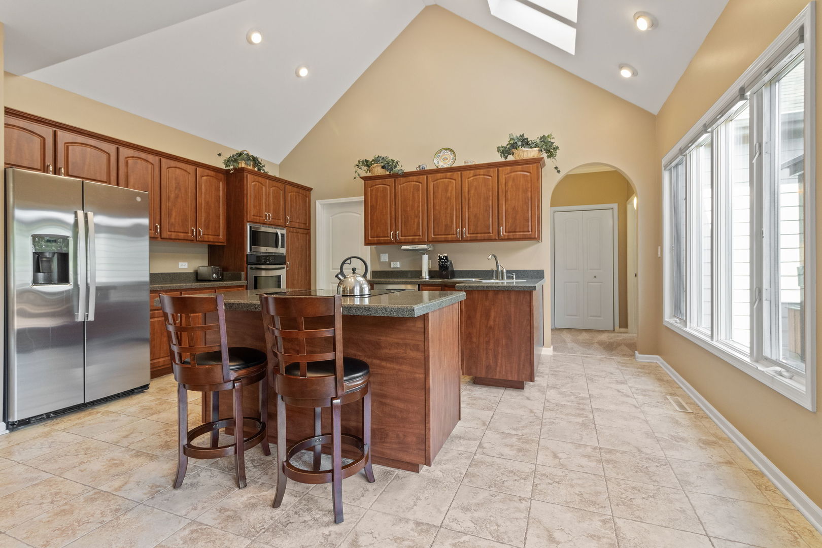 Shorewood, Illinois, 60404, United States, 4 Bedrooms Bedrooms, ,4 BathroomsBathrooms,Residential,For Sale,1971315