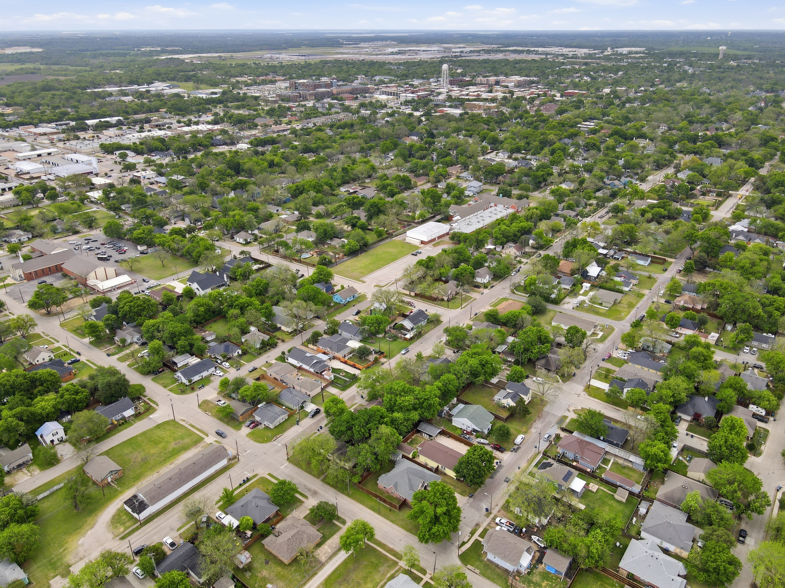  1207 N. College Street - 物件實景