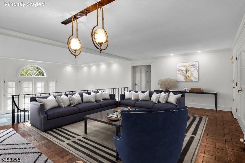 Clifton City, New Jersey, 07013, United States, 5 Bedrooms Bedrooms, ,4 BathroomsBathrooms,Residential,For Sale,1979632