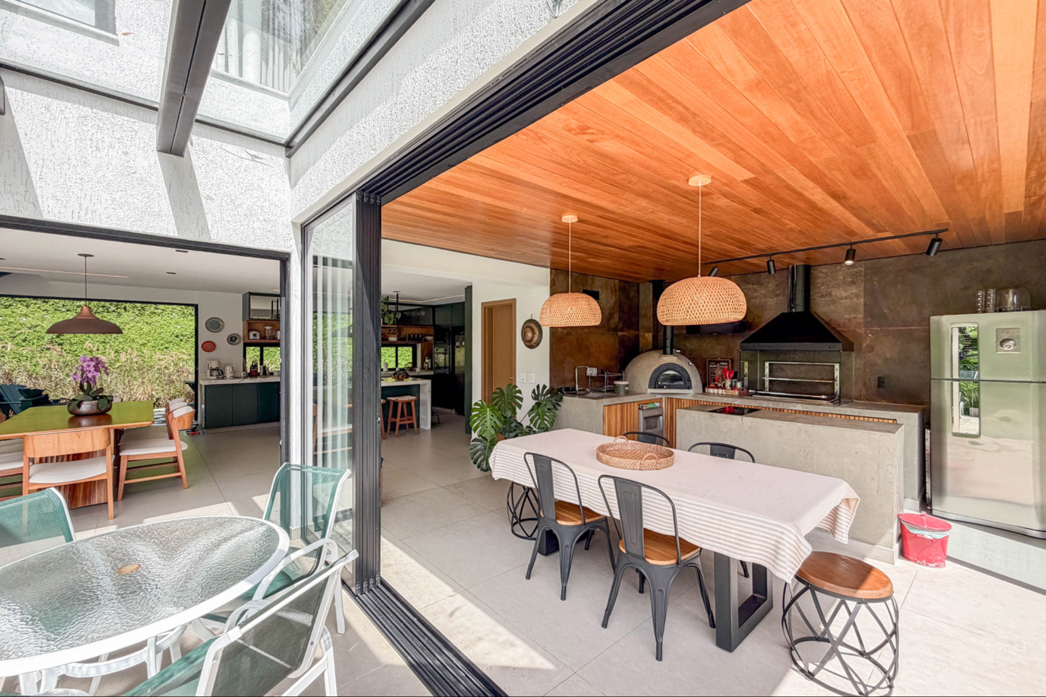  Contemporary residence with four suites in Fazenda Marambaia - 物件實景