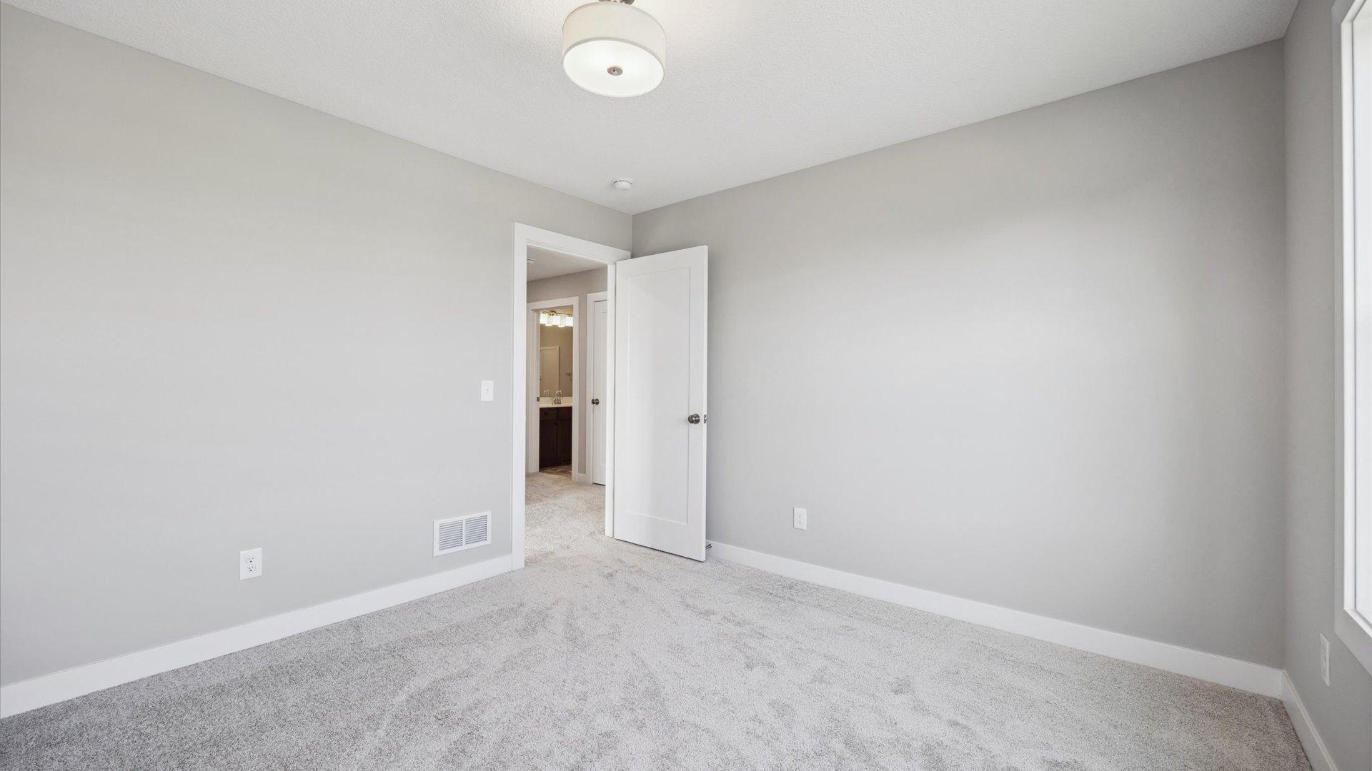 Woodbury, Minnesota, 55129, United States, 4 Bedrooms Bedrooms, ,2 BathroomsBathrooms,Residential,For Sale,1736697