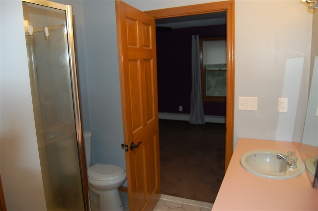 Spencer, Massachusetts, 01562, United States, 4 Bedrooms Bedrooms, ,3 BathroomsBathrooms,Residential,For Sale,1861461