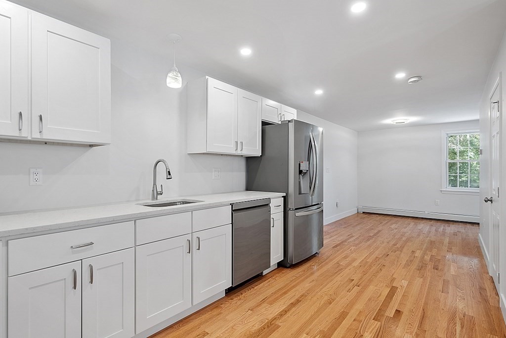 Exeter, New Hampshire, 03833, United States, 4 Bedrooms Bedrooms, ,3 BathroomsBathrooms,Residential,For Sale,1927852