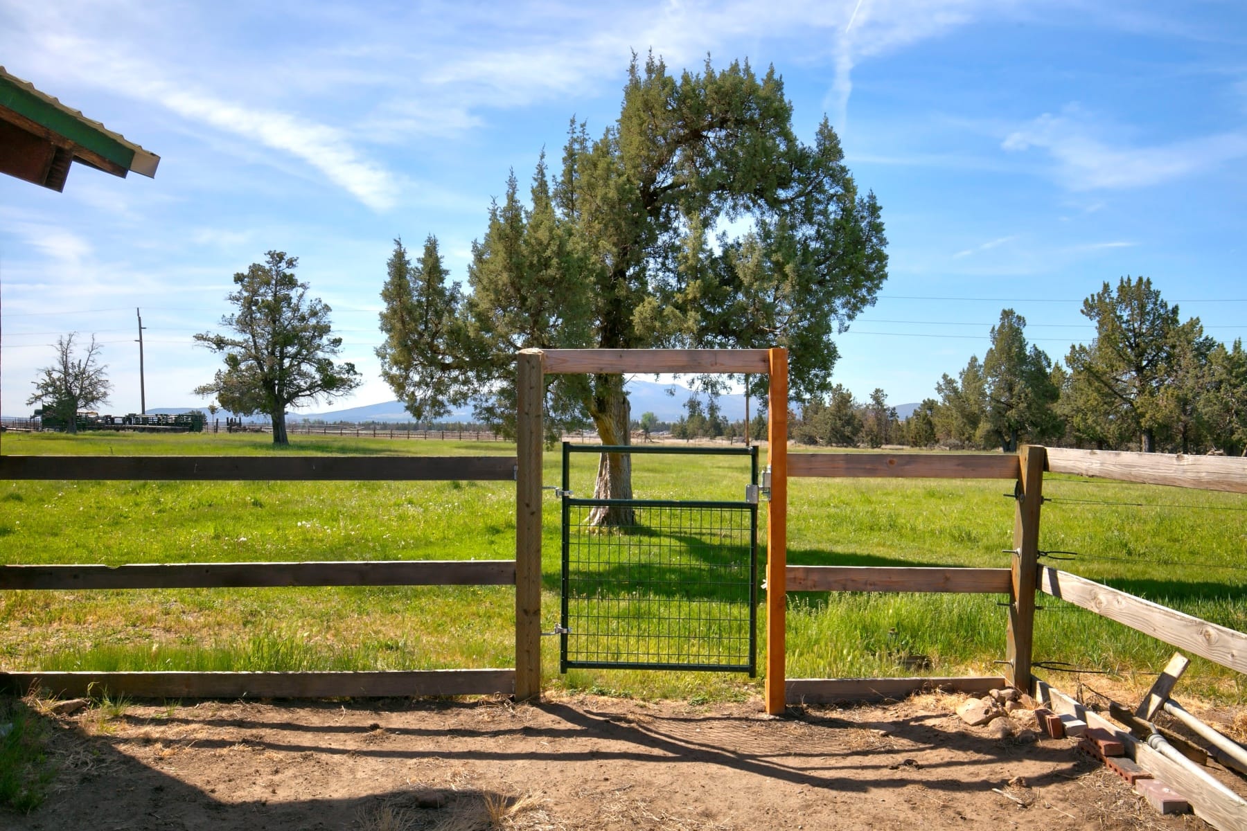  12913 S W Lark Meadow Lane Powell Butte, OR 97753 - 物件實景