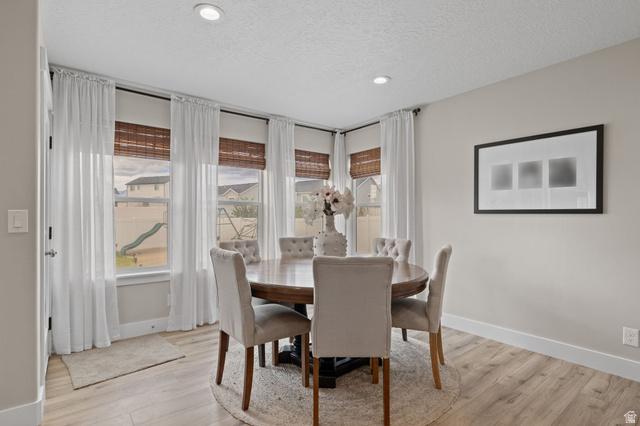 Grantsville, Utah, 84029, United States, 6 Bedrooms Bedrooms, ,4 BathroomsBathrooms,Residential,For Sale,2009662