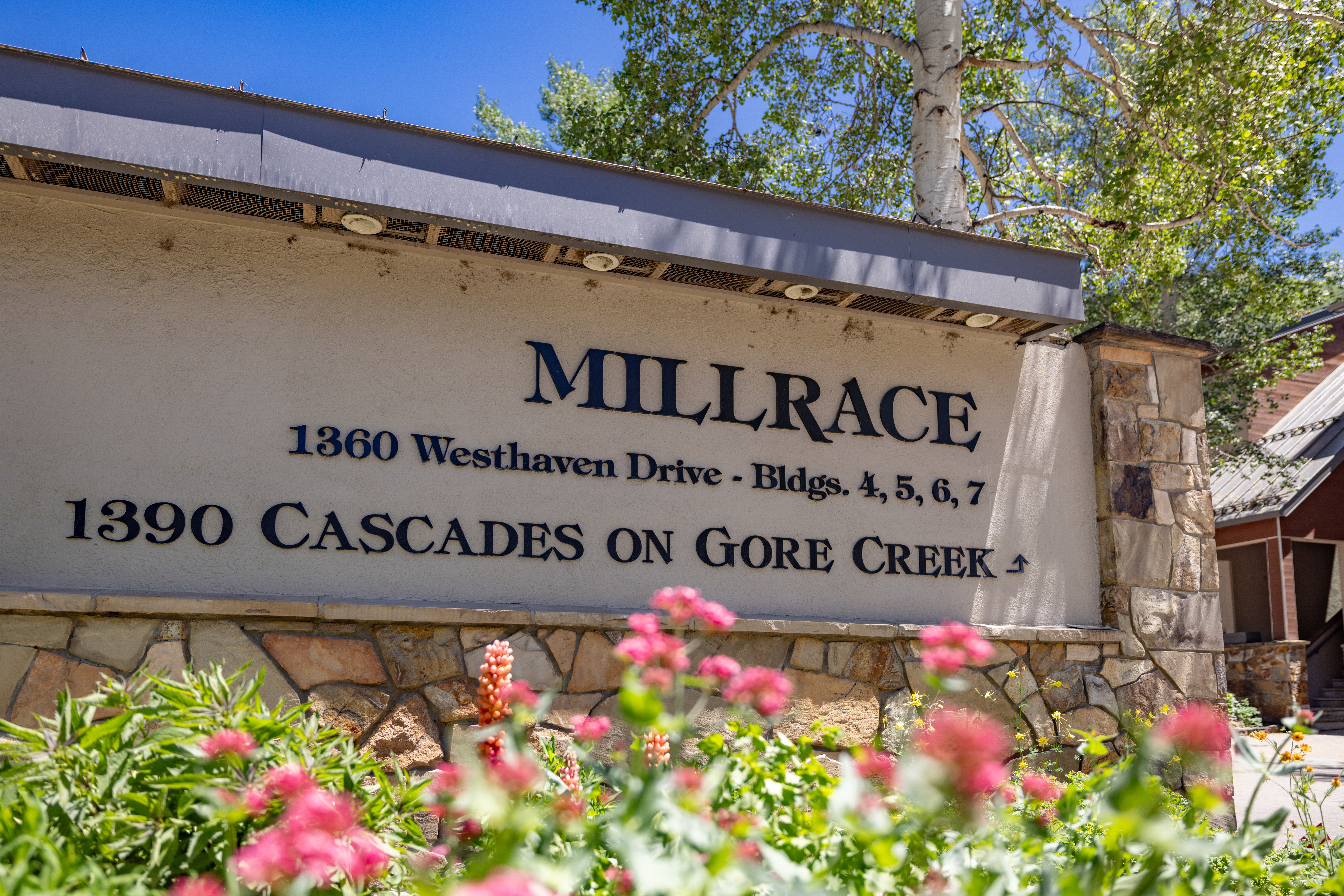  The Ultimate Alpine Retreat: Privacy Meets Convenience in Cascade Village - 物件實景