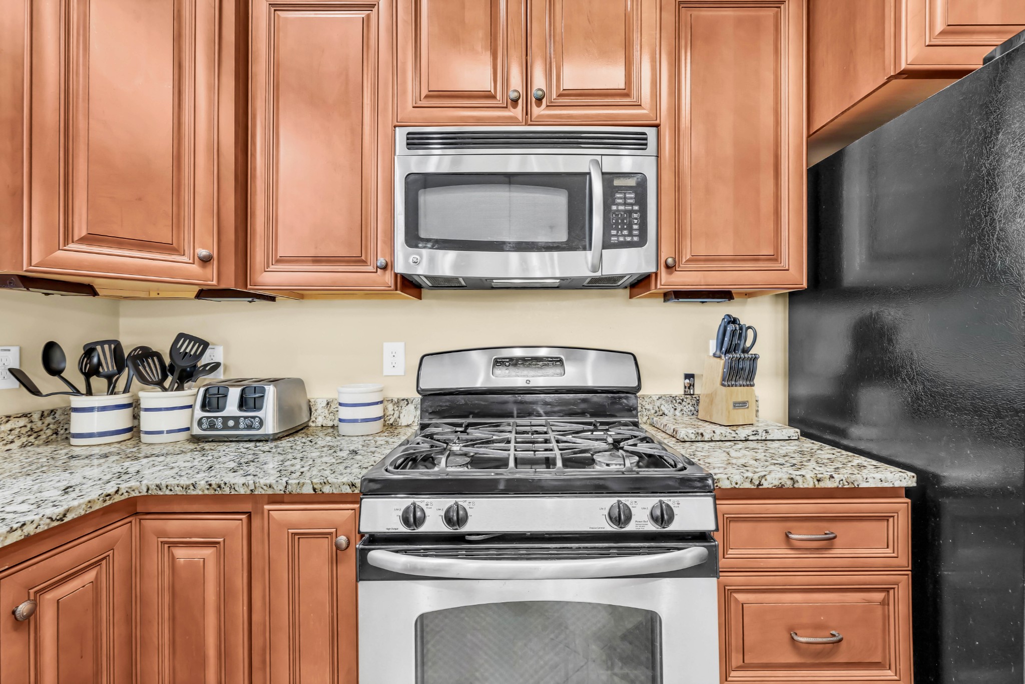 Clarksville, Tennessee, 37043, United States, 3 Bedrooms Bedrooms, ,4 BathroomsBathrooms,Residential,For Sale,1980733