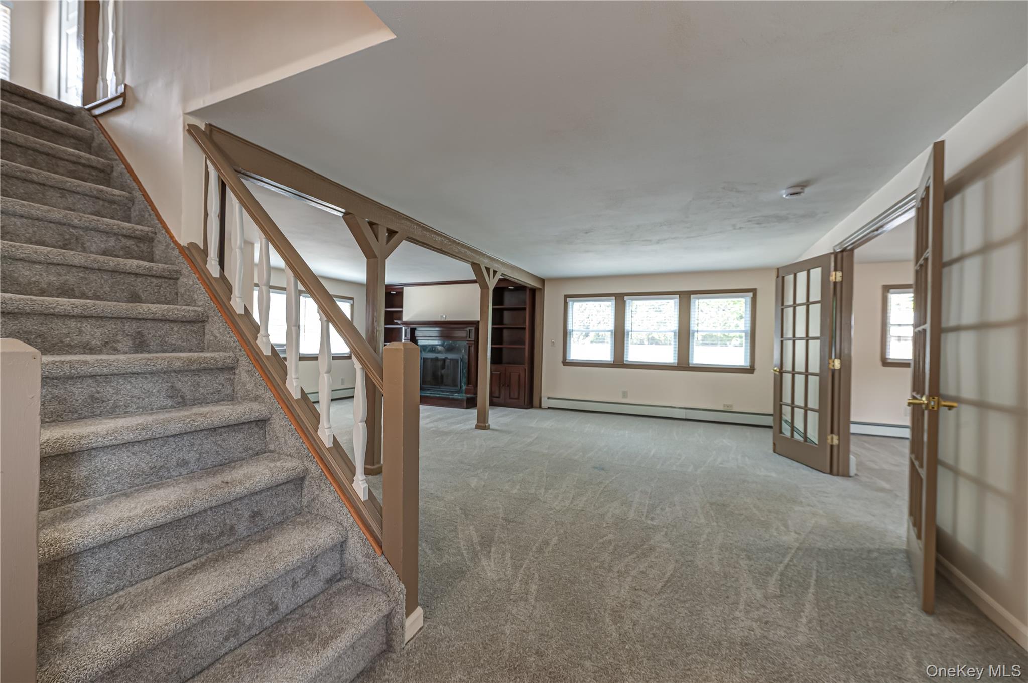  16 Sussex Lane, Lake Grove, NY, 11755 - 物件實景