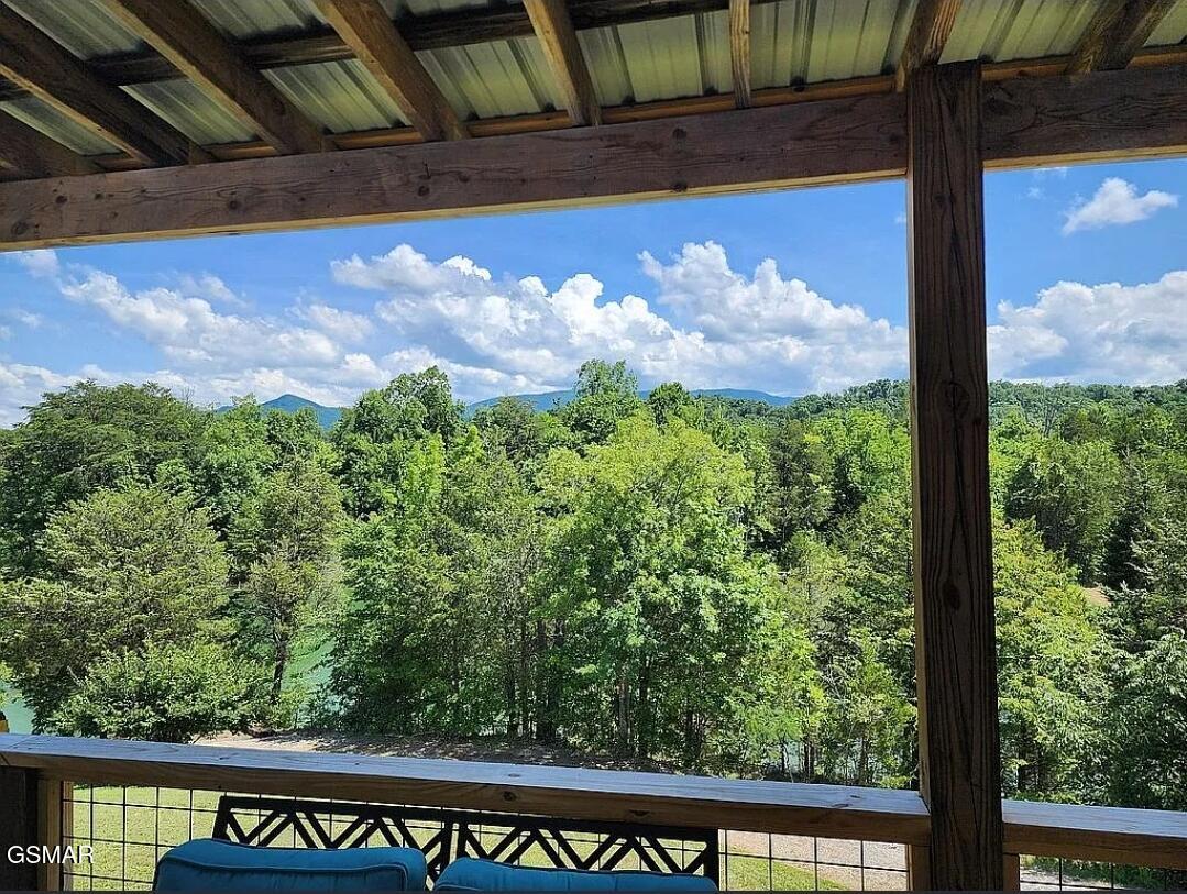 Dandridge, Tennessee, 37725, United States, 3 Bedrooms Bedrooms, ,2 BathroomsBathrooms,Residential,For Sale,1982636