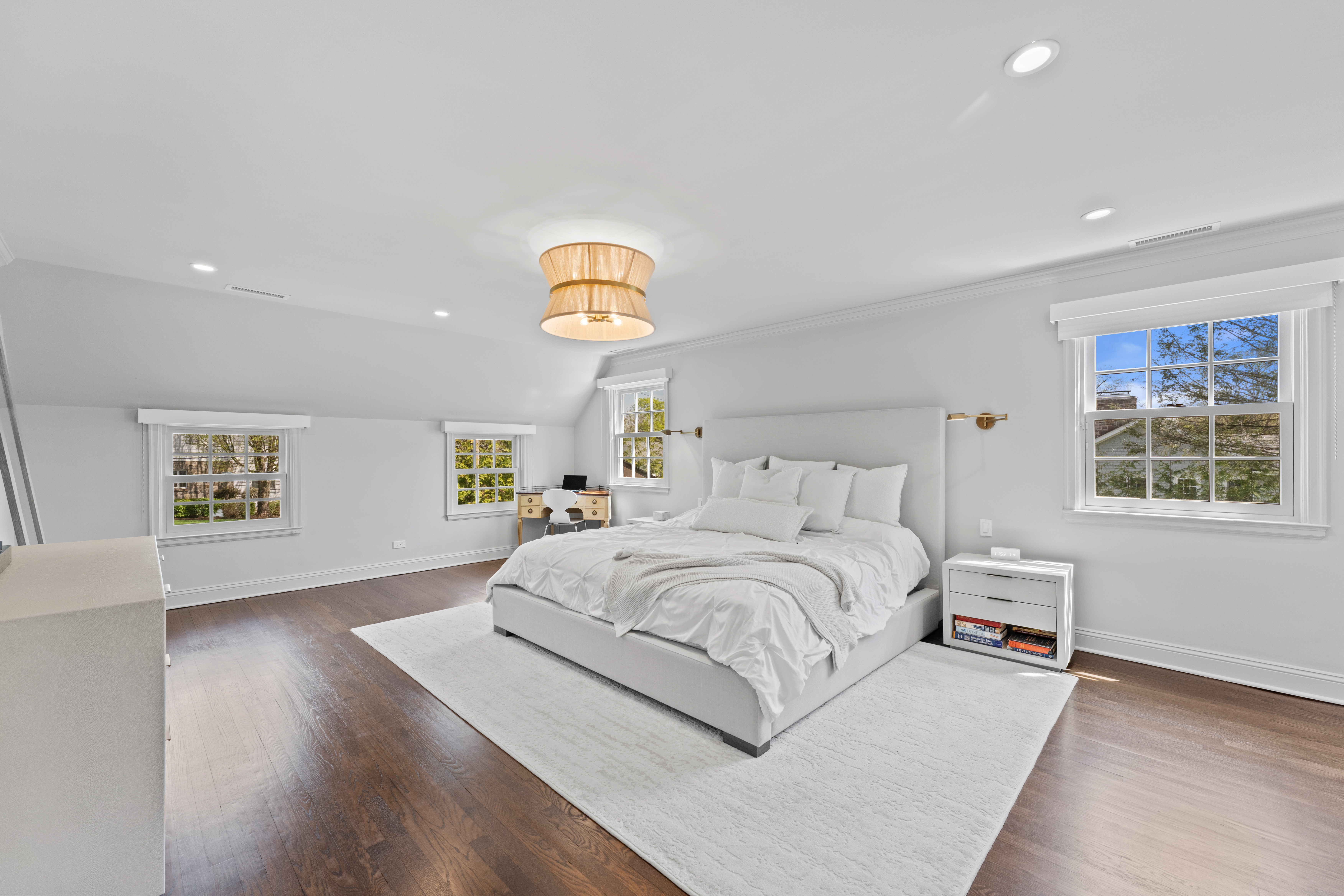  Offering timeless design, refined finishes, and exceptional comfort. - 物件實景