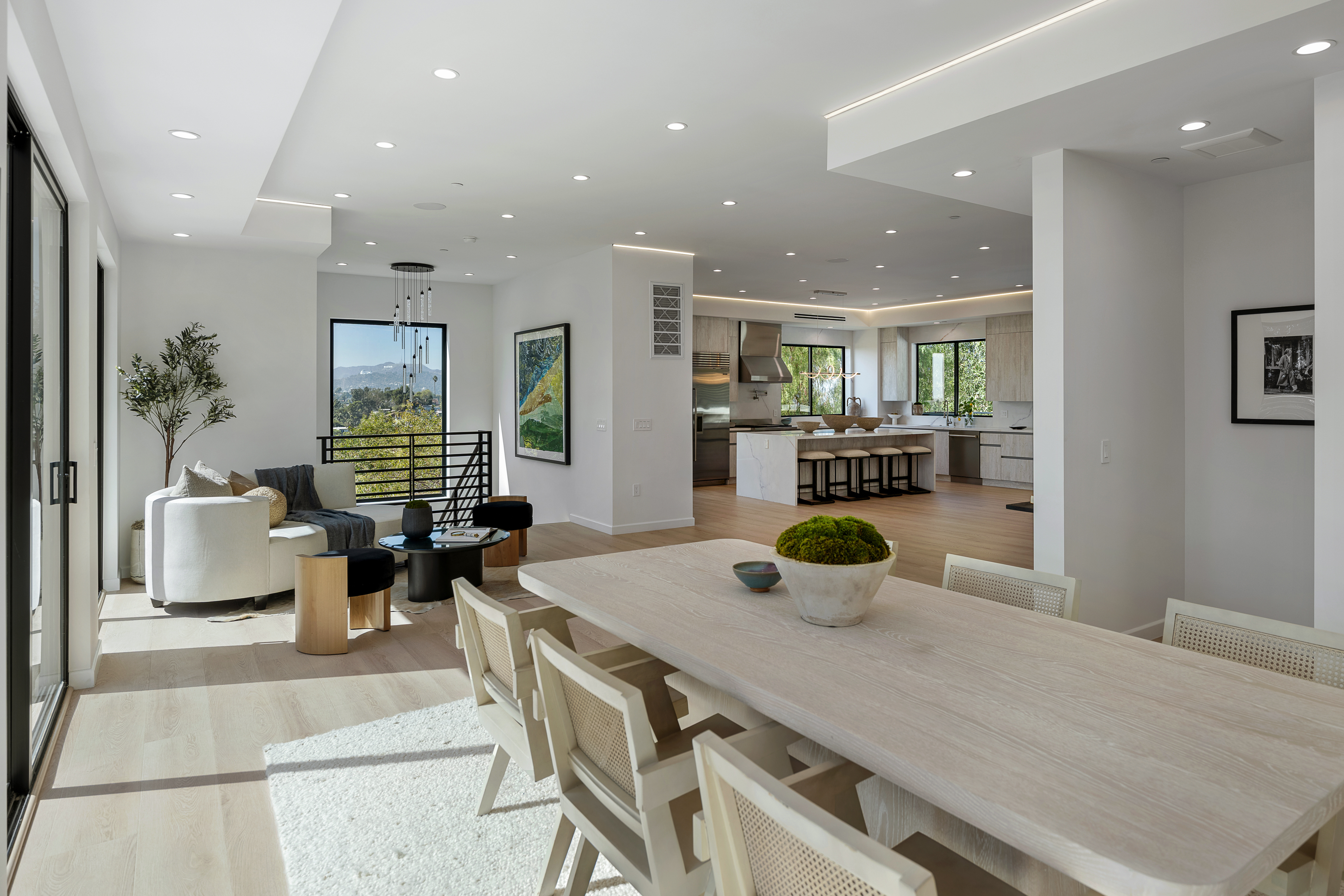  2119 Ewing St - 物件實景