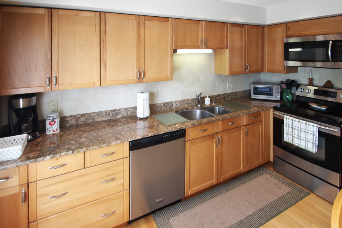 Peabody, Massachusetts, 01960, United States, 3 Bedrooms Bedrooms, ,3 BathroomsBathrooms,Residential,For Sale,1908013
