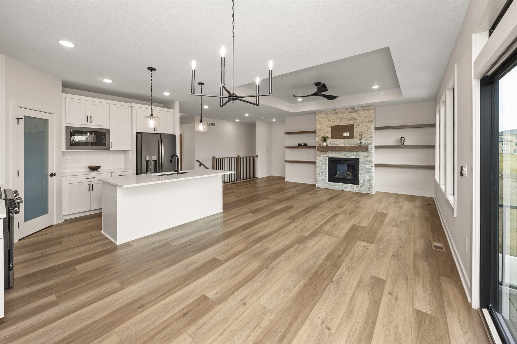 Urbandale, Iowa, 50323, United States, 4 Bedrooms Bedrooms, ,3 BathroomsBathrooms,Residential,For Sale,1975172