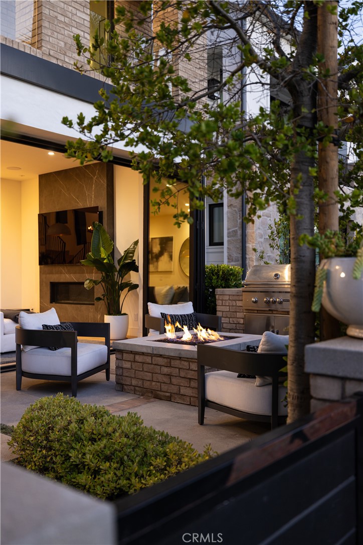 Corona del Mar, California, 92625, United States, 3 Bedrooms Bedrooms, ,4 BathroomsBathrooms,Residential,For Sale,1837053