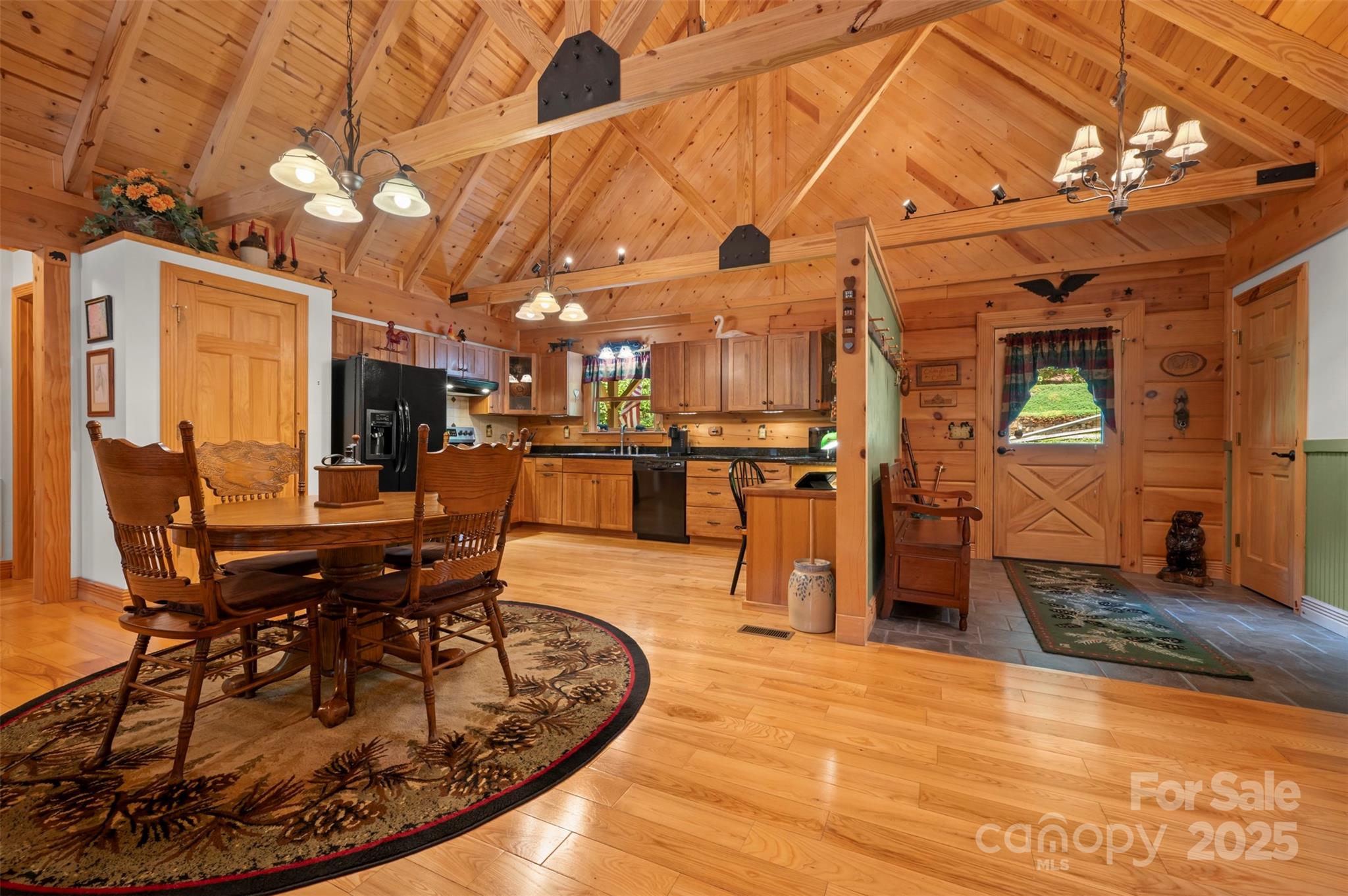 Saluda, North Carolina, 28773, United States, 3 Bedrooms Bedrooms, ,3 BathroomsBathrooms,Residential,For Sale,1996428