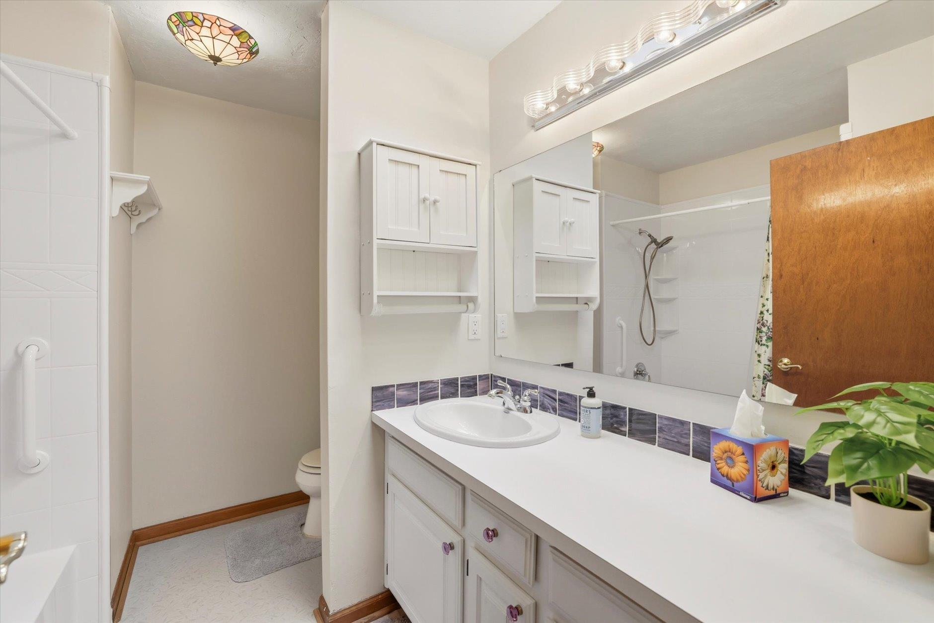 Tallahassee, Florida, 32303, United States, 4 Bedrooms Bedrooms, ,3 BathroomsBathrooms,Residential,For Sale,1964898