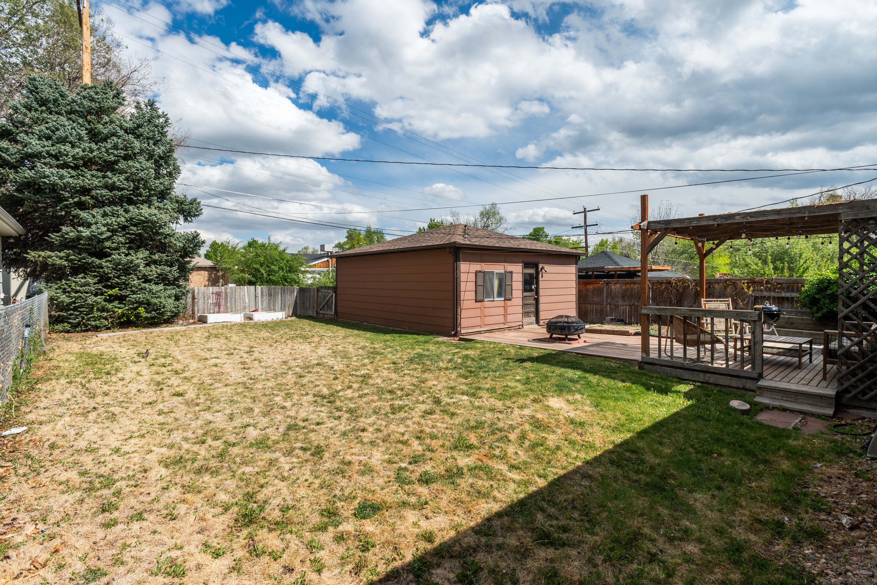  Charming 3-Bed Near Lindsley Park & 9th+CO – Updated Kitchen & Huge Yard - 物件實景