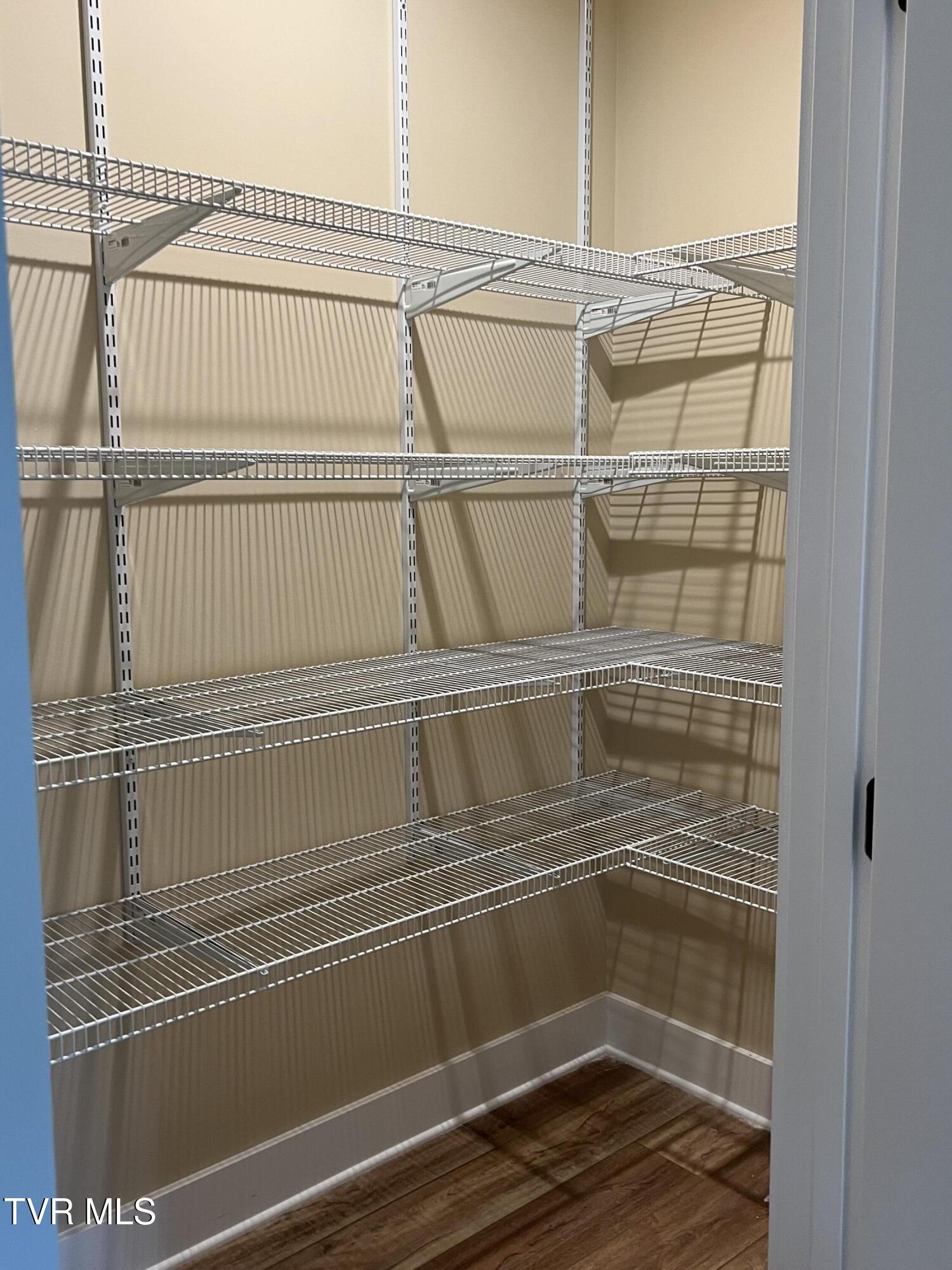 Jonesborough, Tennessee, 37659, United States, 3 Bedrooms Bedrooms, ,2 BathroomsBathrooms,Residential,For Sale,2008806