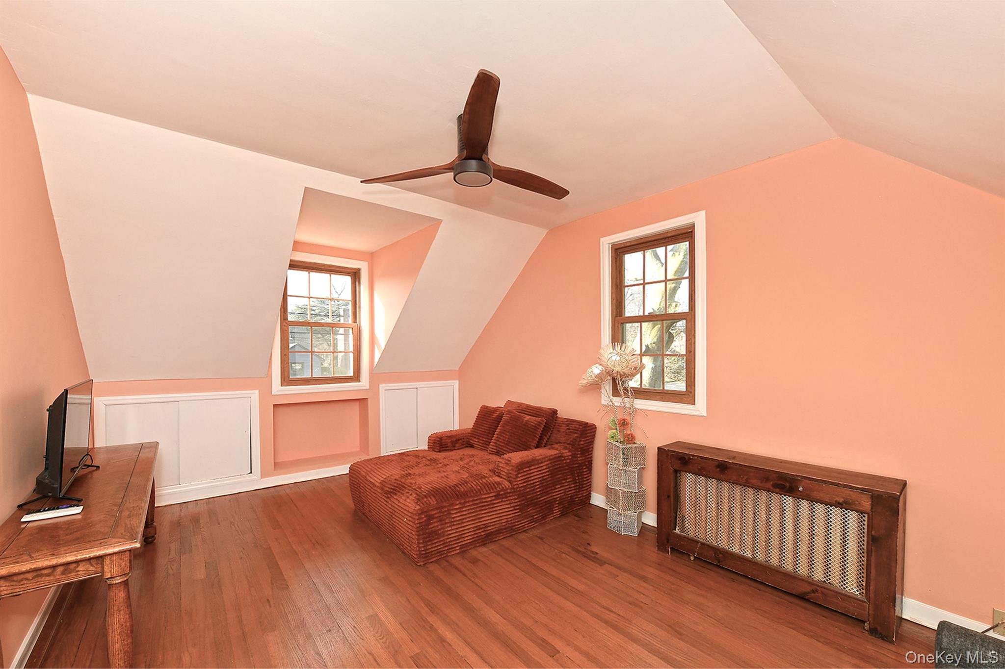 Freeport, New York, 11520, United States, 3 Bedrooms Bedrooms, ,2 BathroomsBathrooms,Residential,For Sale,2003300