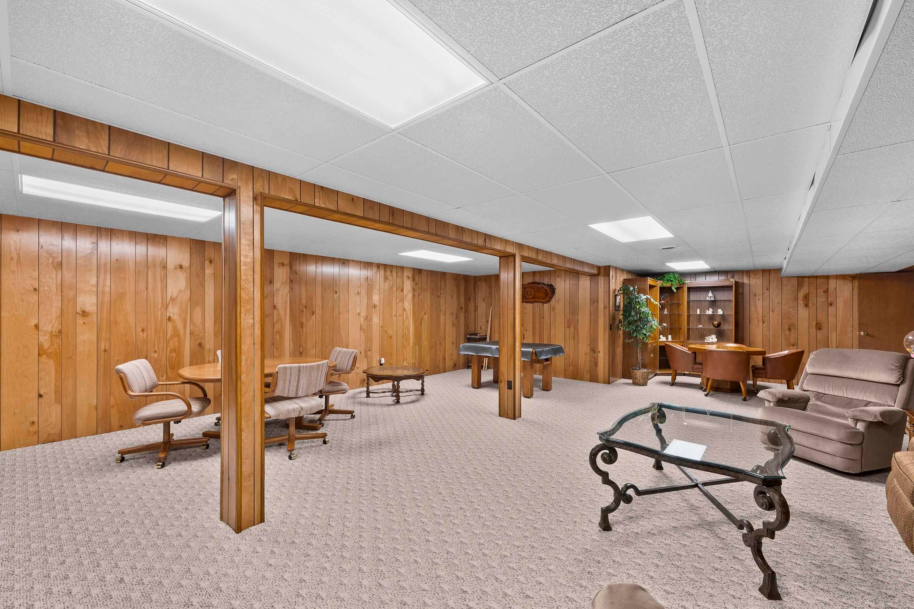 Rochester Hills, Michigan, 48307, United States, 2 Bedrooms Bedrooms, ,4 BathroomsBathrooms,Residential,For Sale,1979749