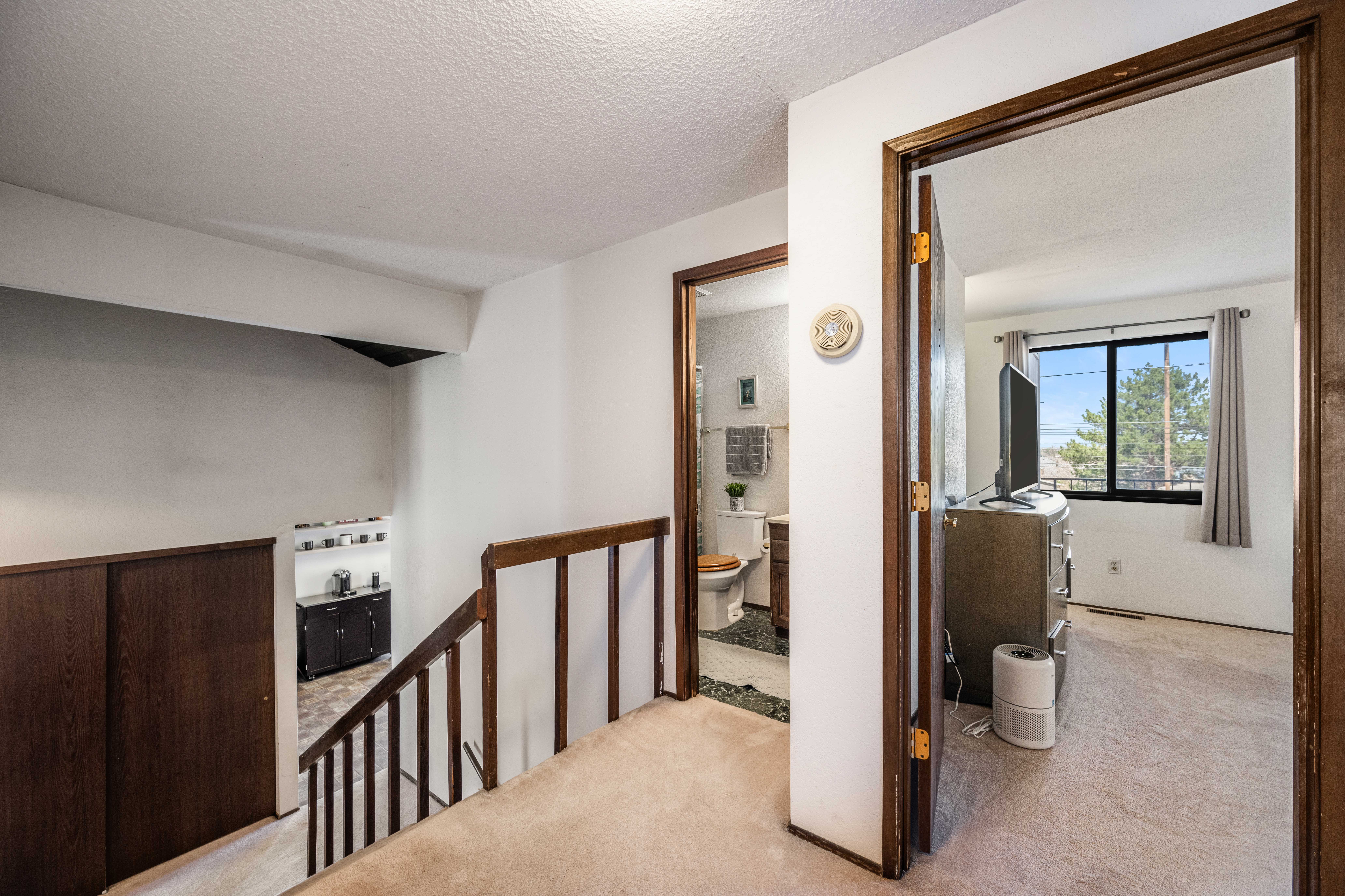  Stunning Views & Solar Panel Efficiency - 物件實景