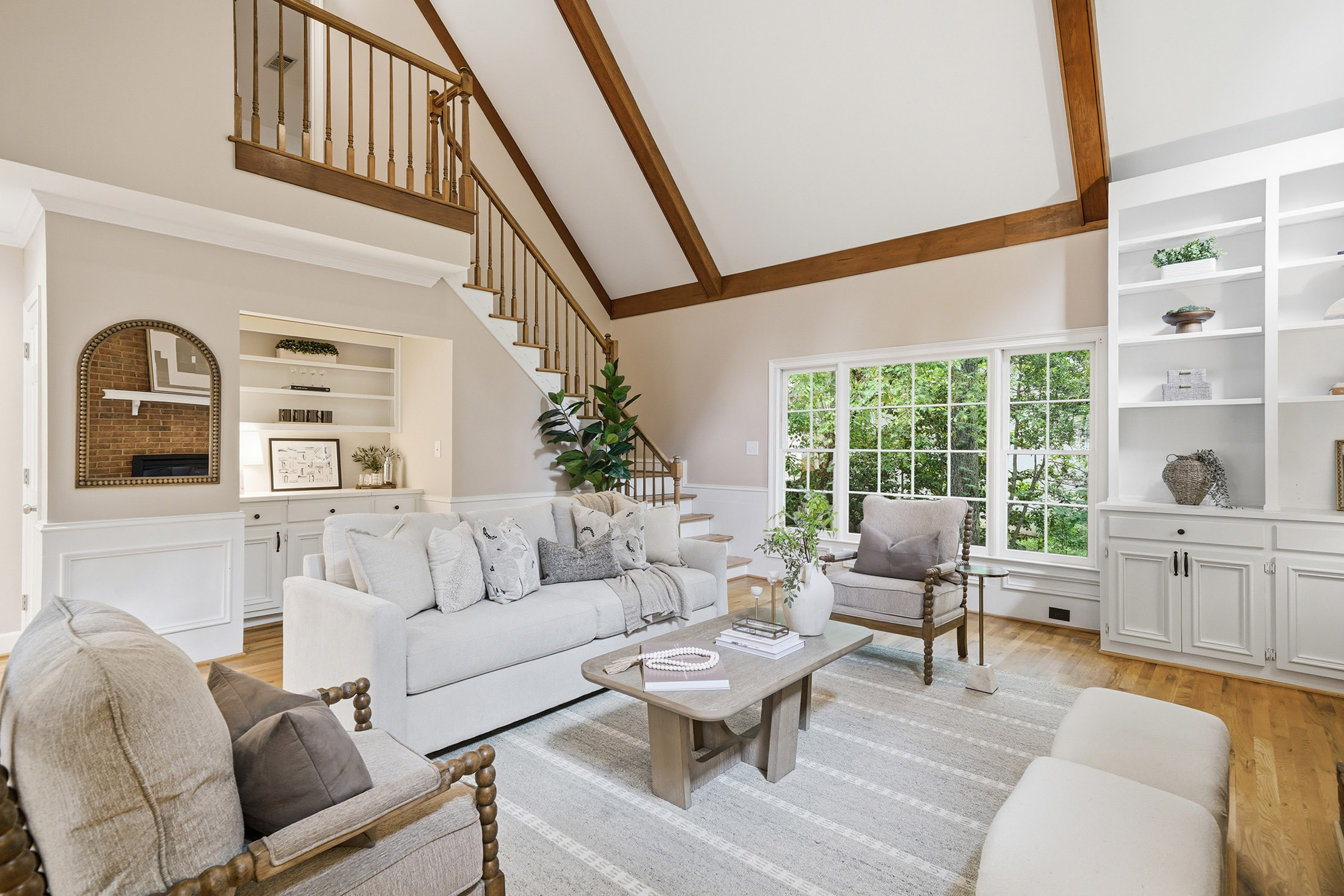  Tucked Into a Cul-de-Sac in Johns Creek’s Sought-After Glastonberry Neighborhood - 物件實景