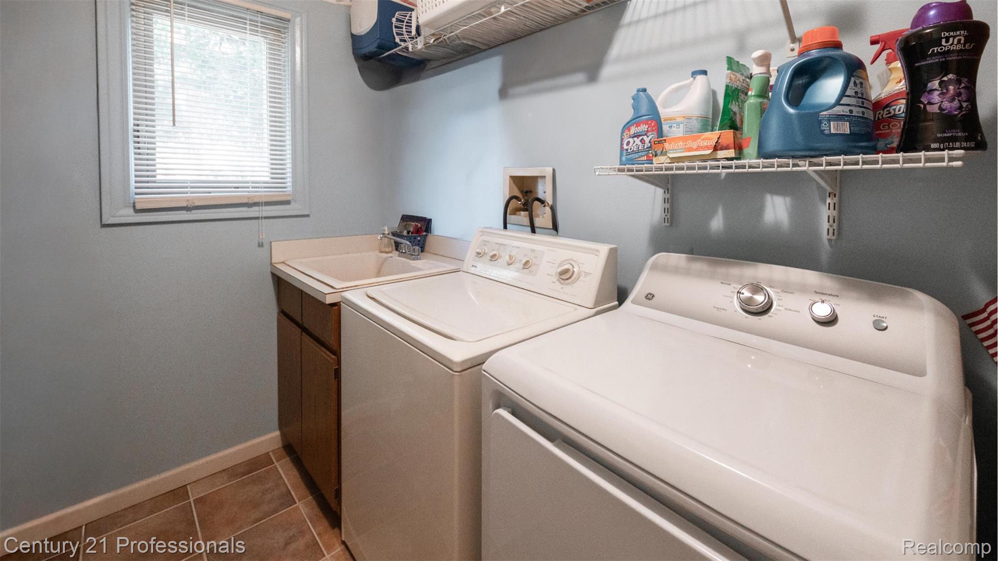 RochesterHills, Michigan, 48309, United States, 4 Bedrooms Bedrooms, ,4 BathroomsBathrooms,Residential,For Sale,1980404