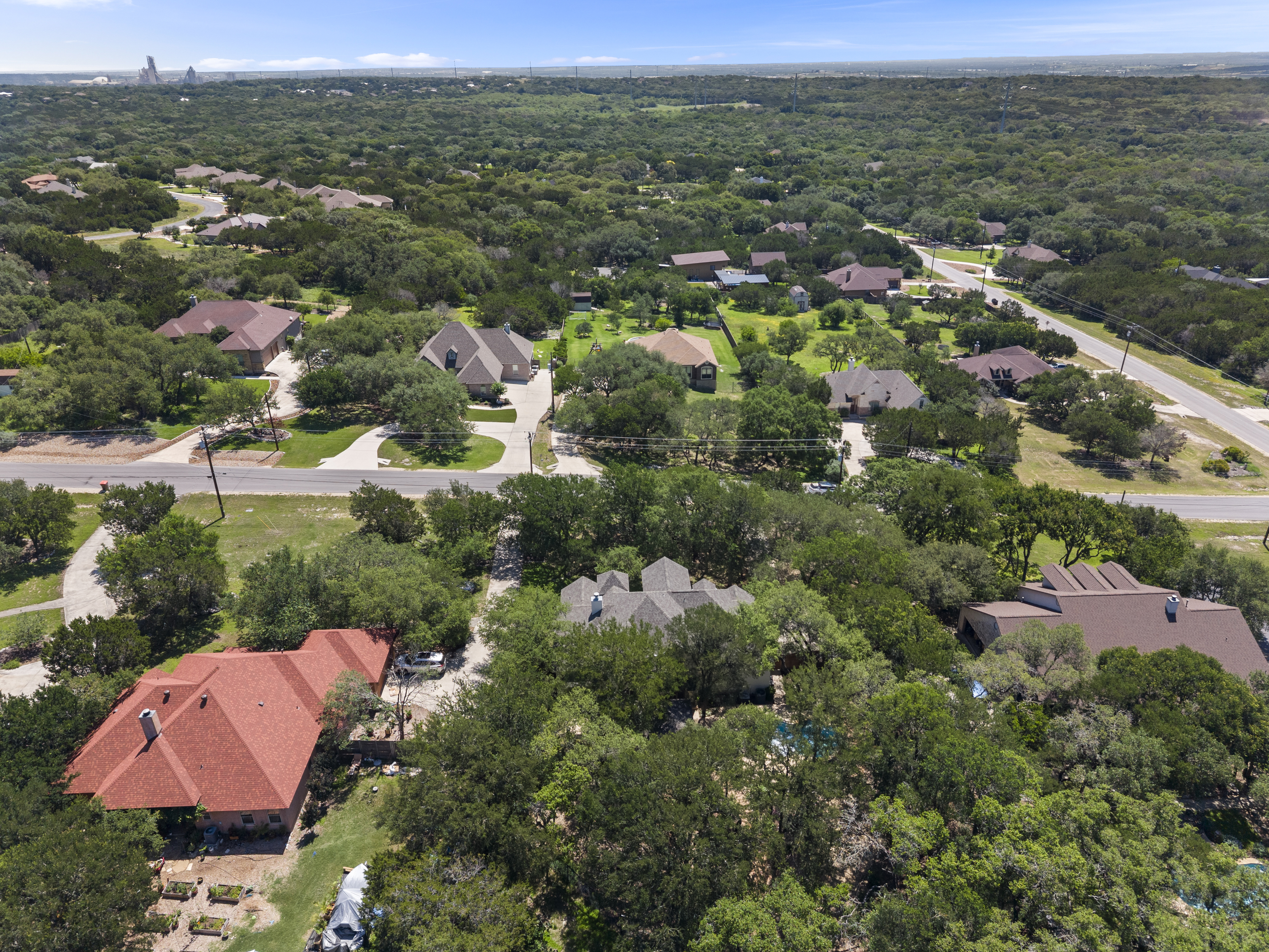  Stunning Custom Home with Expansive Outdoor Entertaining - 物件實景