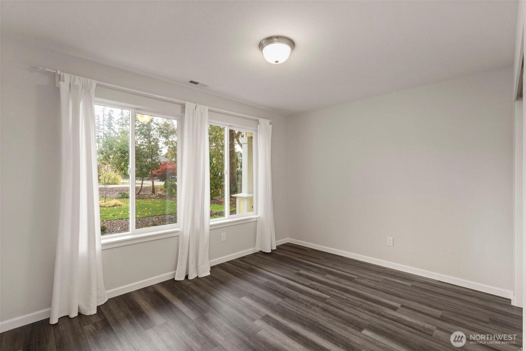 Port Townsend, Washington, 98368, United States, 3 Bedrooms Bedrooms, ,1 BathroomBathrooms,Residential,For Sale,1989519