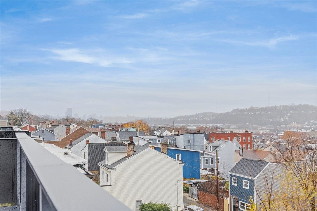 Lawrenceville, Pennsylvania, 15201, United States, 2 Bedrooms Bedrooms, ,4 BathroomsBathrooms,Residential,For Sale,1751252