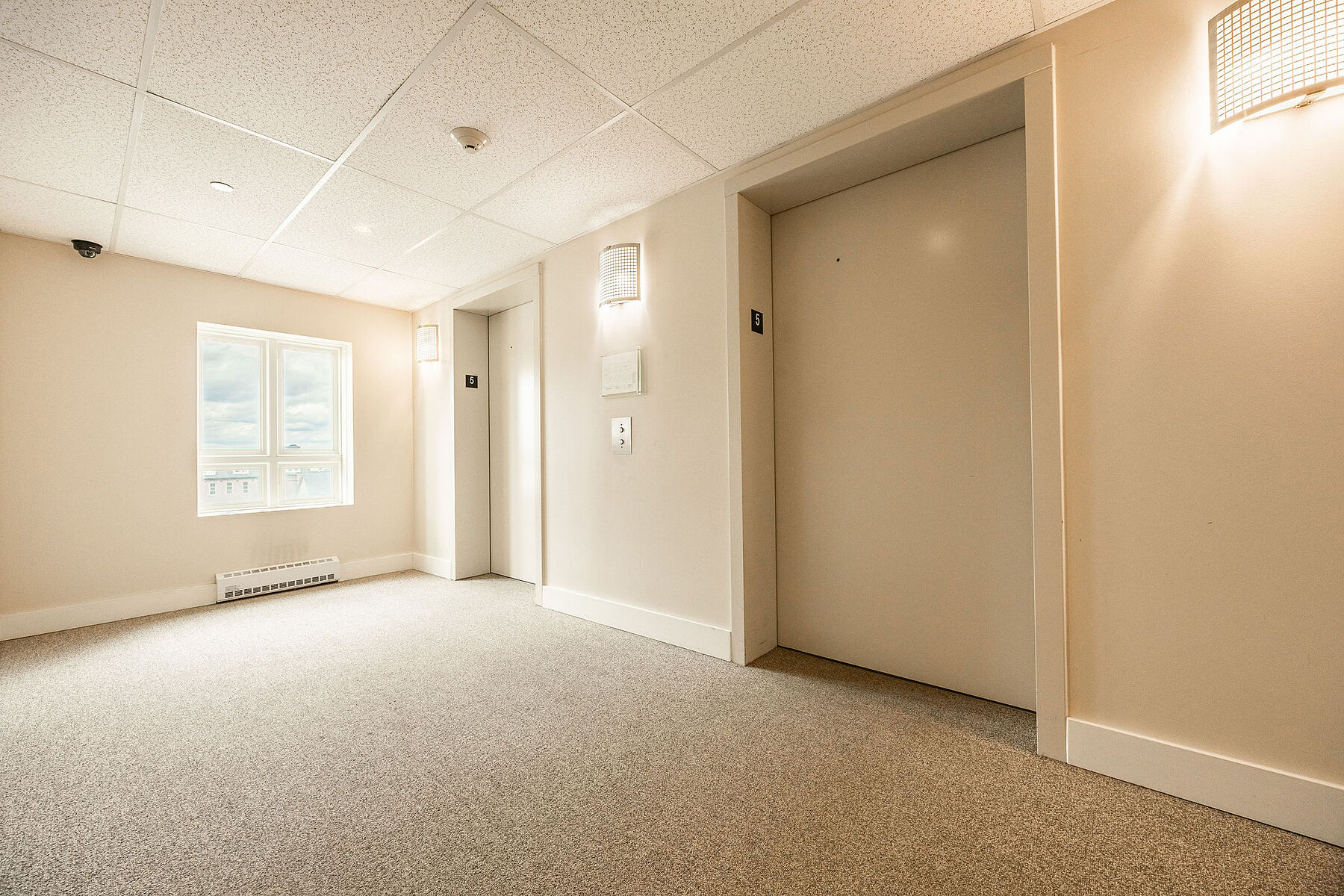  Open Concept Living Space - 物件實景