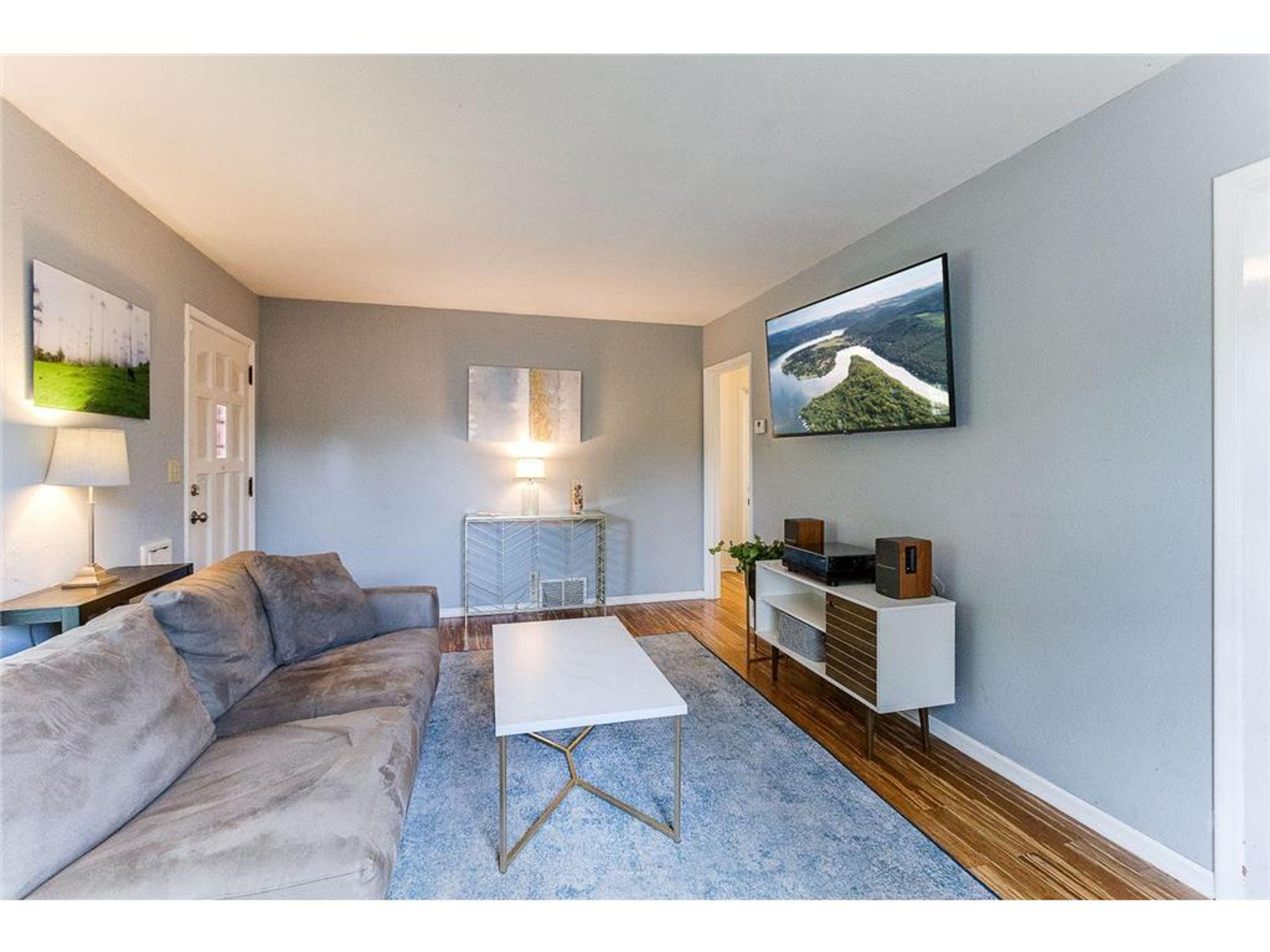  Bright St. Louis Park Home Near West End - 物件實景