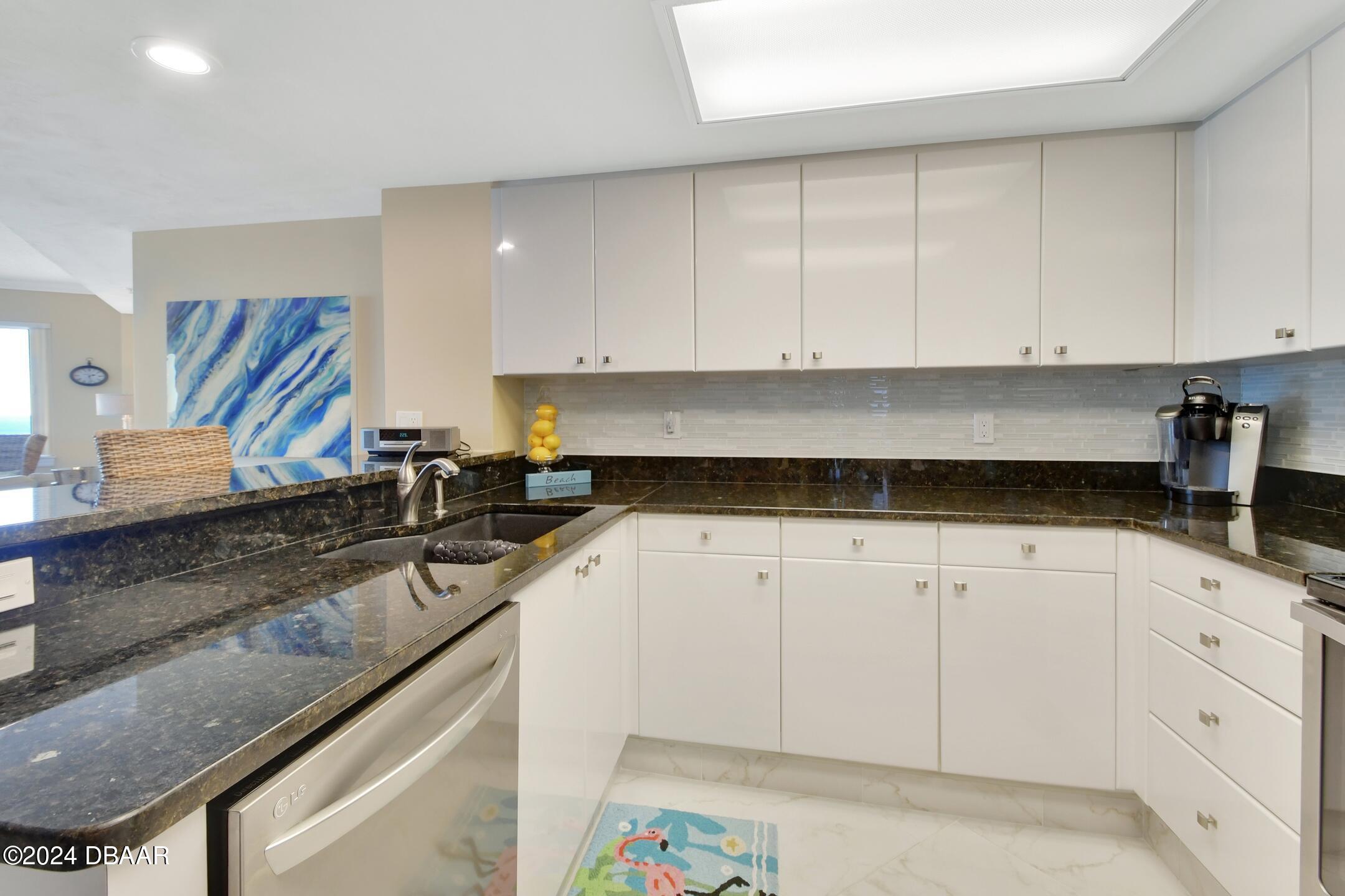 Daytona Beach Shores, Florida, 32118, United States, 2 Bedrooms Bedrooms, ,2 BathroomsBathrooms,Residential,For Sale,1924936
