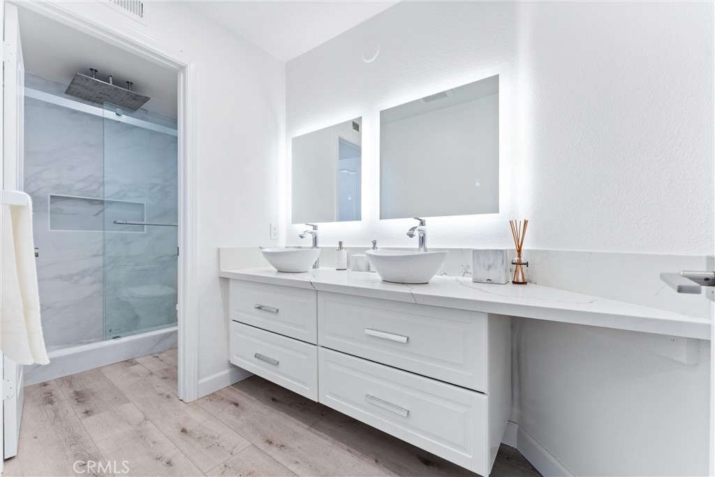 Laguna Hills, California, 92653, United States, 4 Bedrooms Bedrooms, ,3 BathroomsBathrooms,Residential,For Sale,1987832