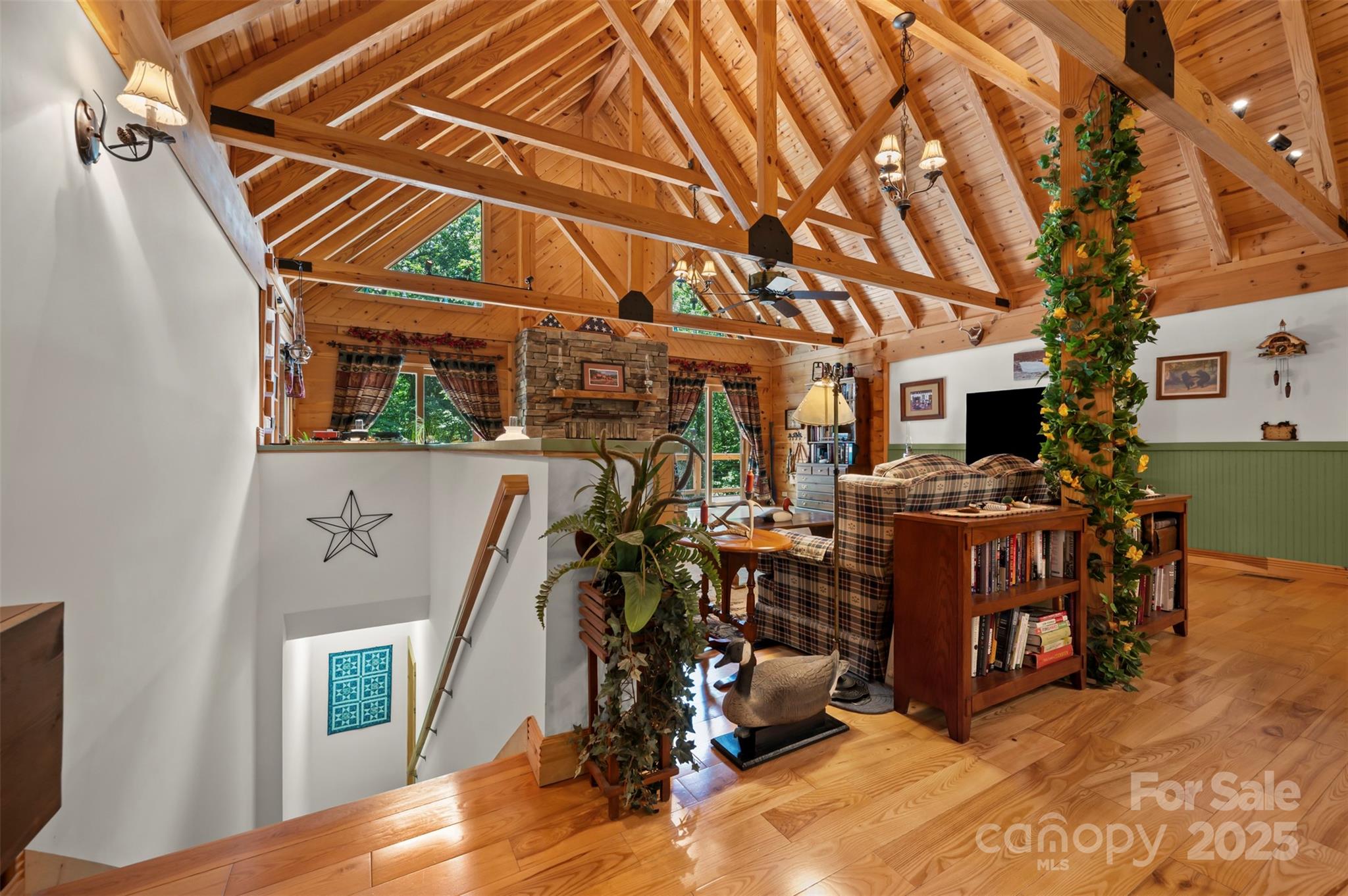 Saluda, North Carolina, 28773, United States, 3 Bedrooms Bedrooms, ,3 BathroomsBathrooms,Residential,For Sale,1996428