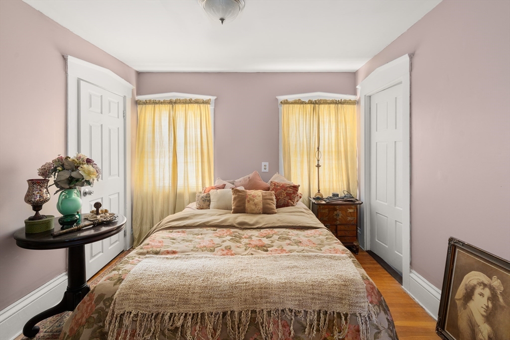 New Bedford, Massachusetts, 02740, United States, 4 Bedrooms Bedrooms, ,3 BathroomsBathrooms,Residential,For Sale,1897669