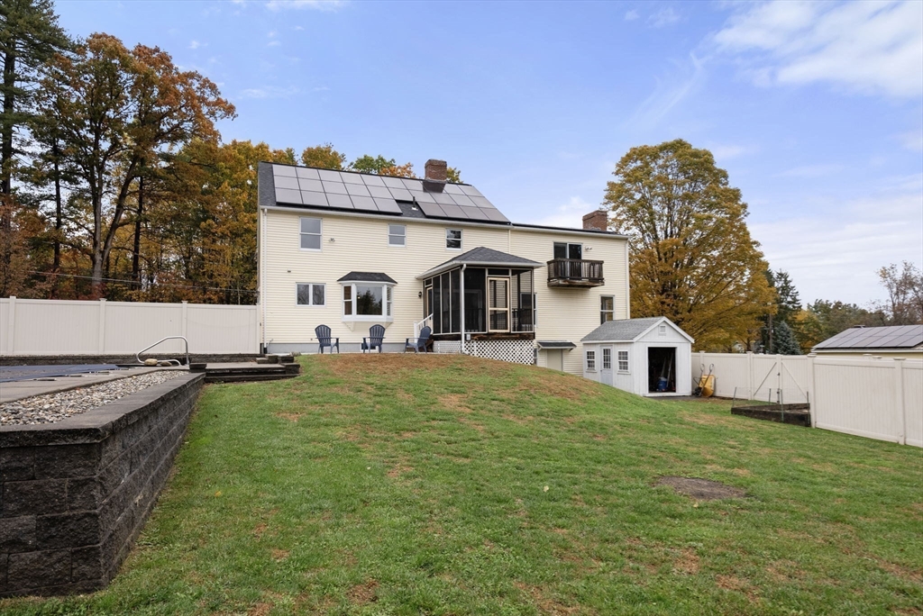 Greenfield, Massachusetts, 01301, United States, 4 Bedrooms Bedrooms, ,4 BathroomsBathrooms,Residential,For Sale,1967779