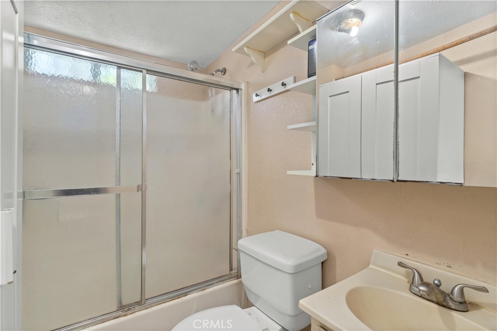 Los Angeles, California, 90033, United States, 4 Bedrooms Bedrooms, ,2 BathroomsBathrooms,Residential,For Sale,1938411