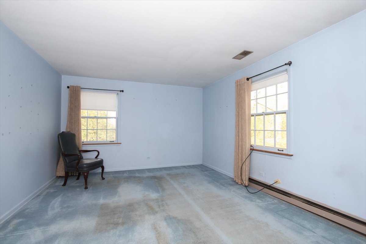 Lincolnshire, Illinois, 60069, United States, 4 Bedrooms Bedrooms, ,3 BathroomsBathrooms,Residential,For Sale,1975181