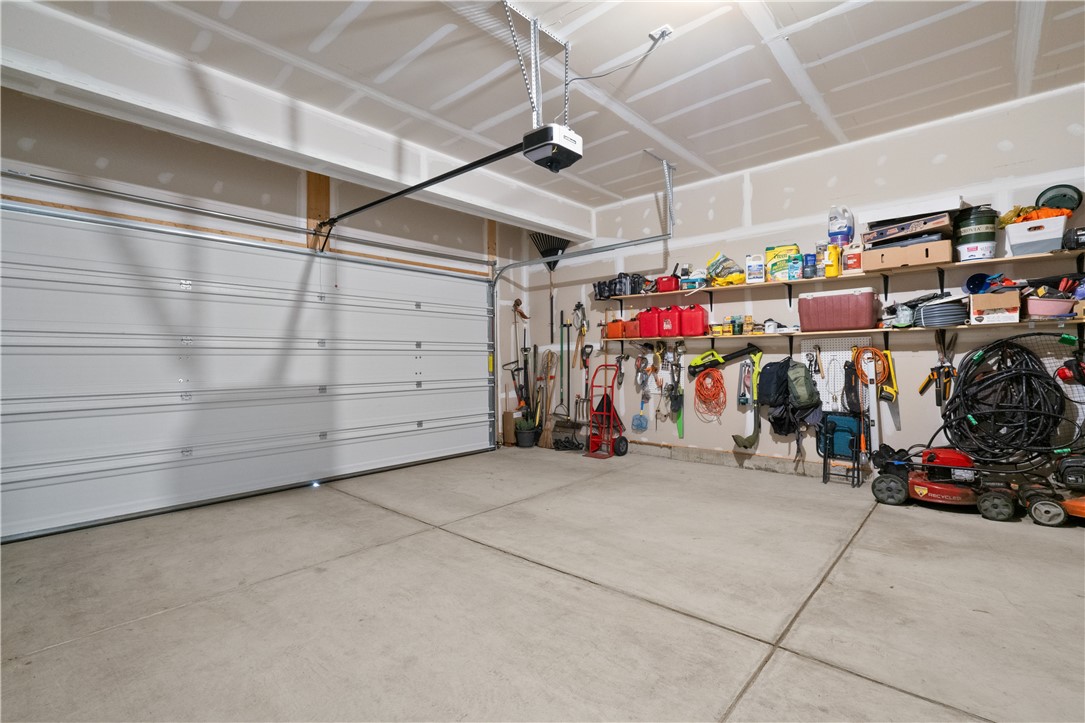 North Strabane, Pennsylvania, 15330, United States, 4 Bedrooms Bedrooms, ,4 BathroomsBathrooms,Residential,For Sale,1940501