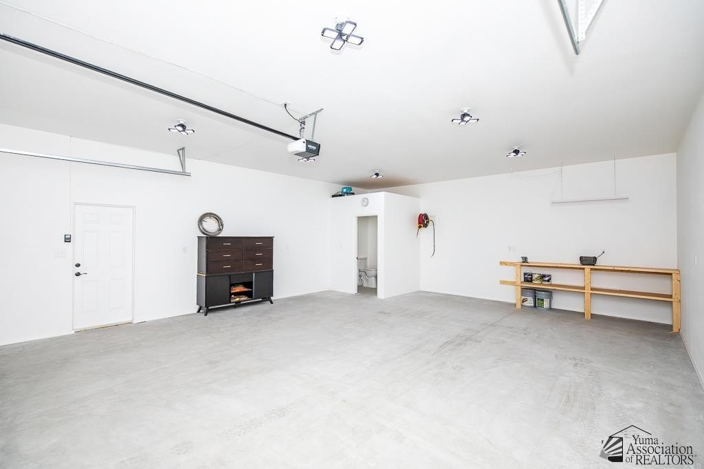 Yuma, Arizona, 85367, United States, 3 Bedrooms Bedrooms, ,2 BathroomsBathrooms,Residential,For Sale,1976192