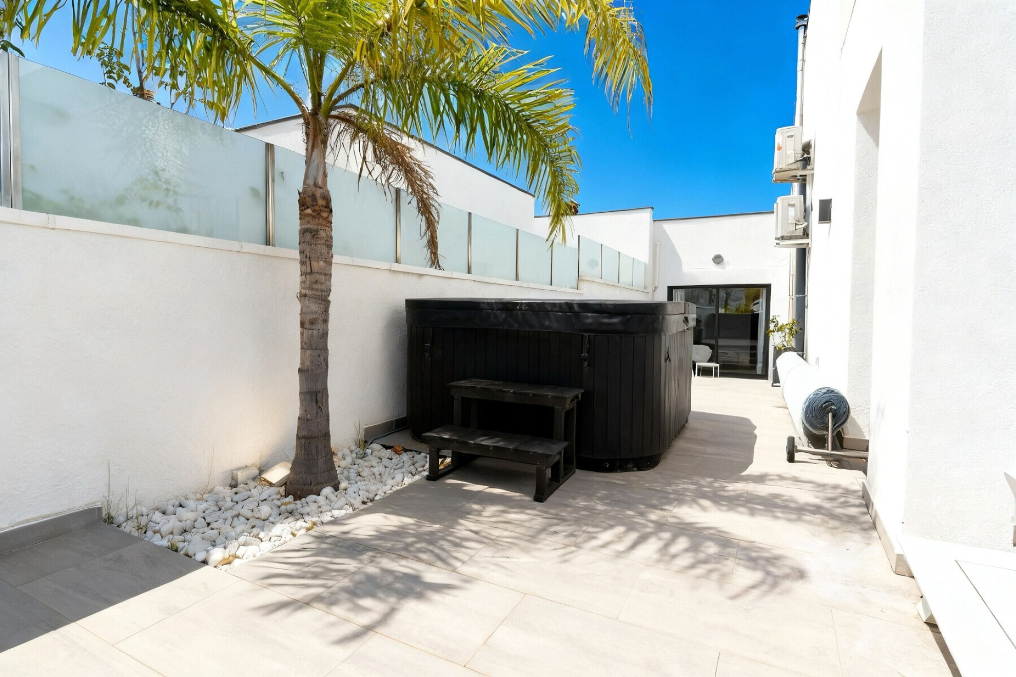  Contemporary villa on canal with mooring - 物件實景