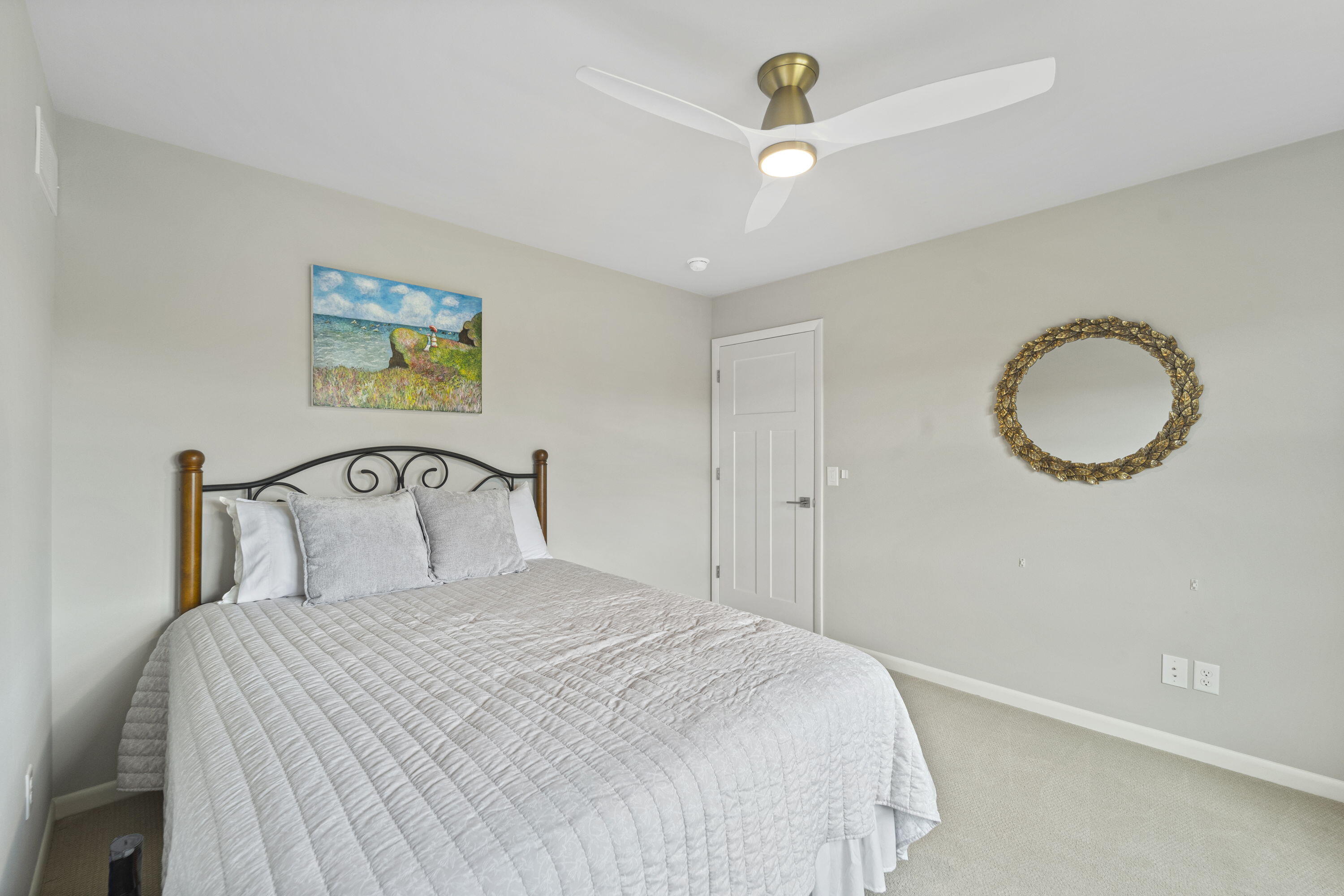Mequon, Wisconsin, 53097, United States, 5 Bedrooms Bedrooms, ,4 BathroomsBathrooms,Residential,For Sale,1932349
