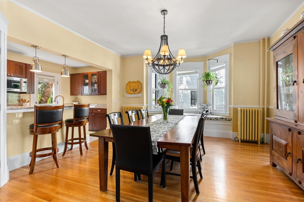 Newton, Massachusetts, 02458, United States, 5 Bedrooms Bedrooms, ,4 BathroomsBathrooms,Residential,For Sale,1942314