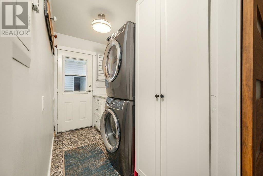 VERNON, British Columbia, V1H 1J9, CA, 6 Bedrooms Bedrooms, ,3 BathroomsBathrooms,Residential,For Sale,1858215