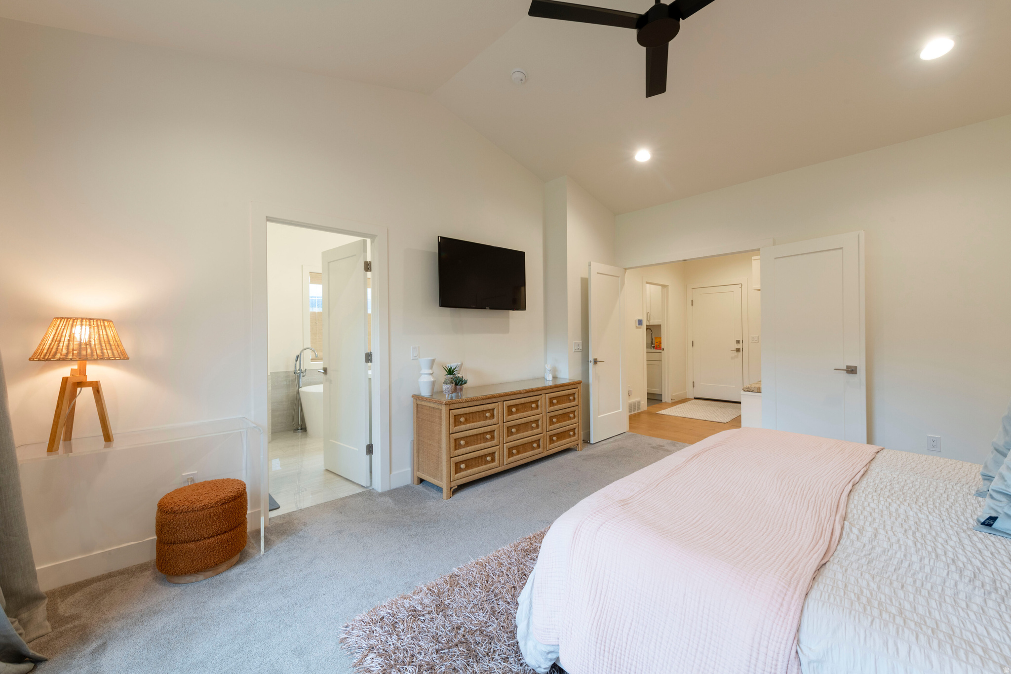 Holladay, Utah, 84117, United States, 4 Bedrooms Bedrooms, ,4 BathroomsBathrooms,Residential,For Sale,1991877